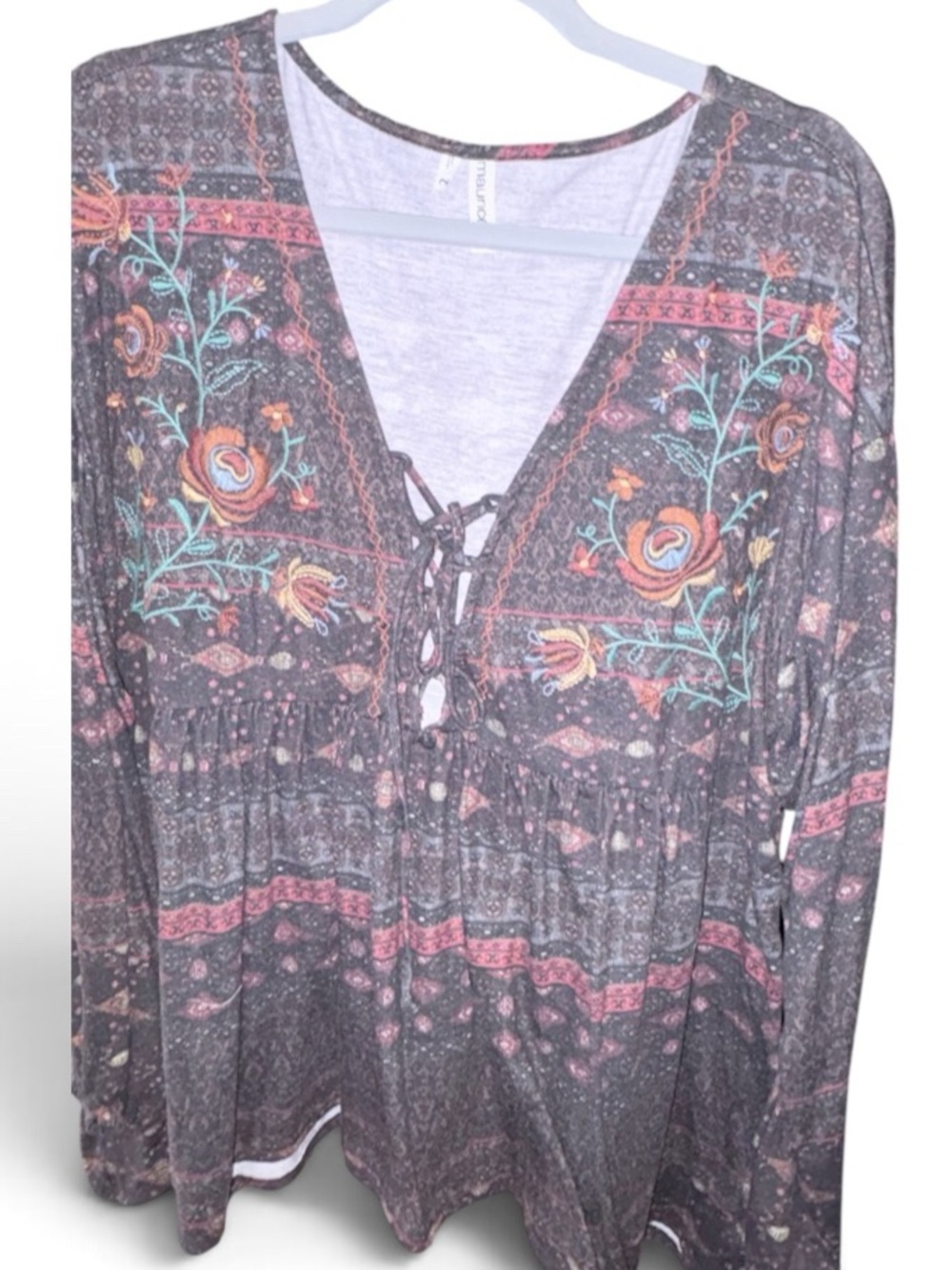 Maurices Floral Lace-Up V-Neck Long Sleeve Tunic - Gray Pink